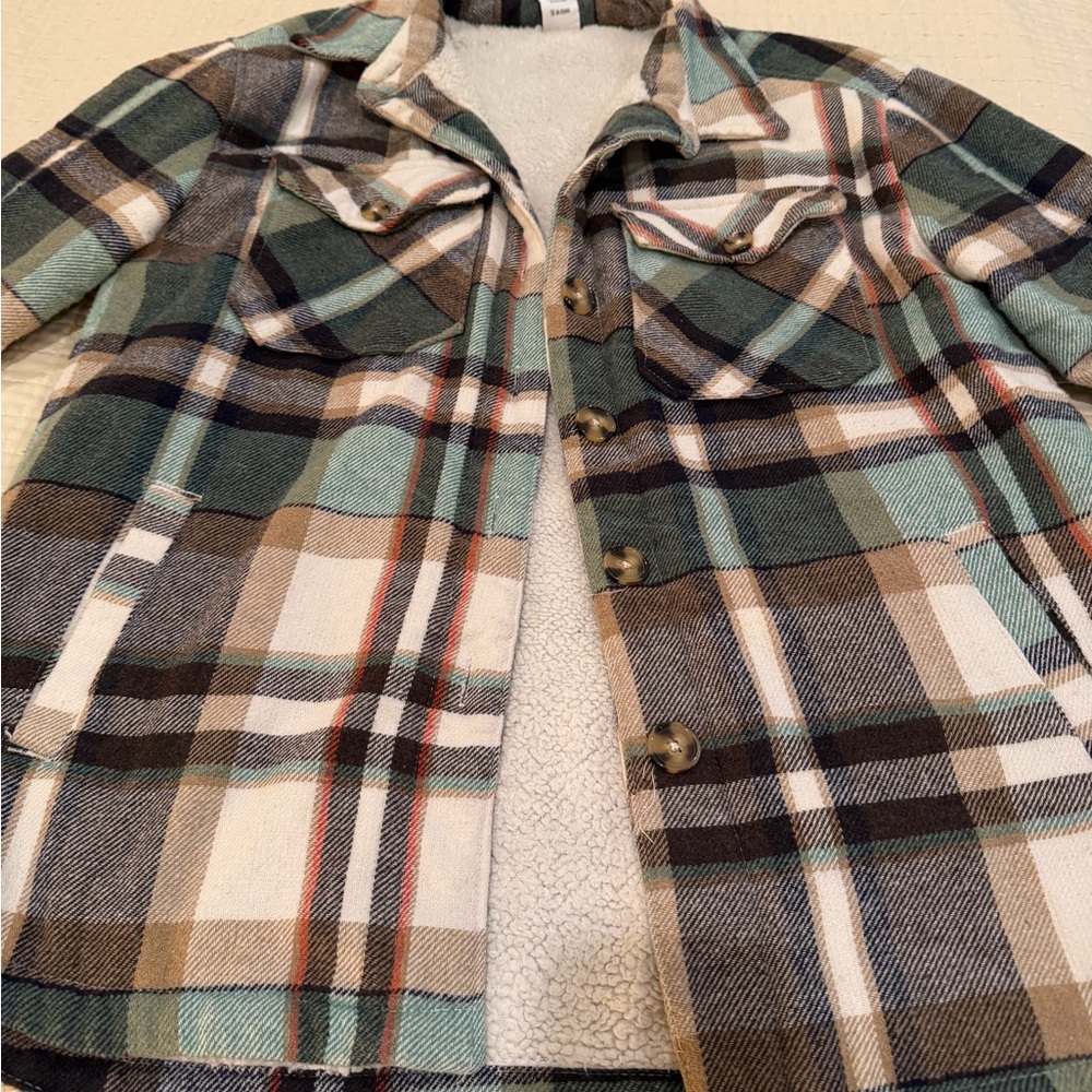 Women’s Oversized Plaid Button-Up Lined Shirt Jacket - Small